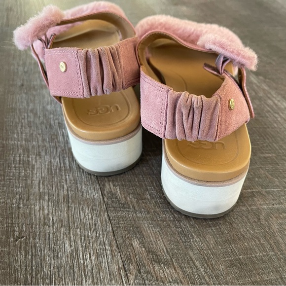 UGG LE FLUFF PINK FLUFFY SLING BACK SANDALS SIZE 9 - Picture 3 of 6